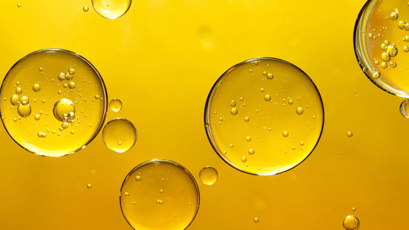 Oil-to-milk cleanser - Image 2